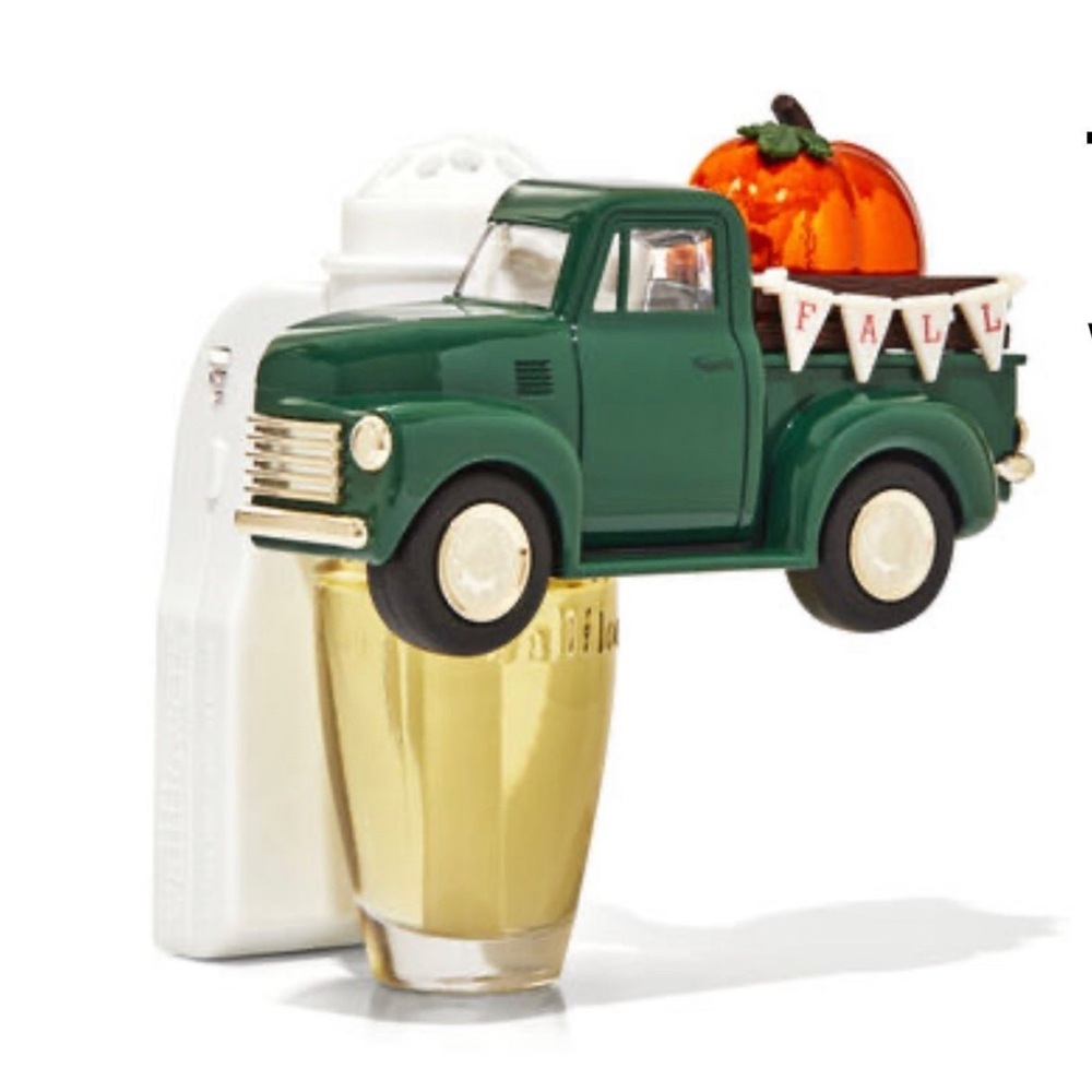 Bath and Body Works Fall Pumpkin Truck Plug and Scent bundle